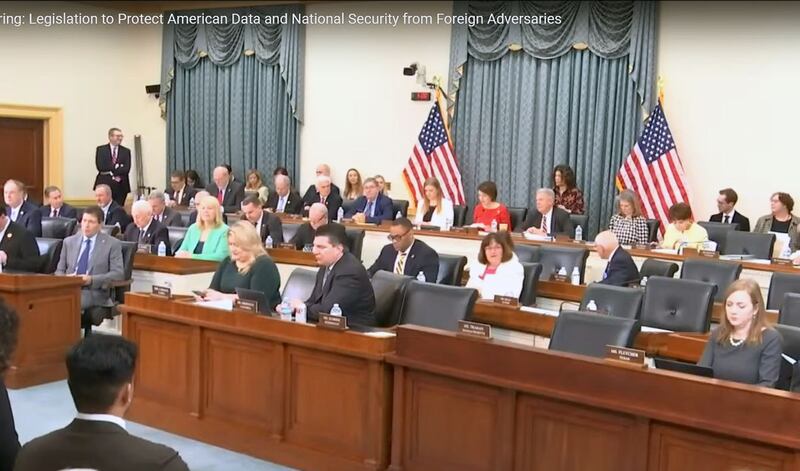 2024年3月7日,美国国会众议院能源与商业委员会就应对以TikTok为代表的外国实体滥用数据对美国构成的国家安全问题举办听证会。(视频截图/美国国会众议院官网)