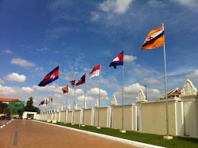 Quốc kỳ các nước ASEAN bên ngoài trụ sở họp hội nghị - RFA photo