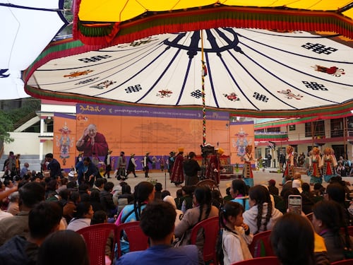 བཞུགས་སྒར་རྡ་རམ་ས་ལར་བོད་ཀྱི་ཞོ་སྟོན་རྒྱས་པ་ཐེངས་ ༢༨ པ་དབུ་འཛུགས།