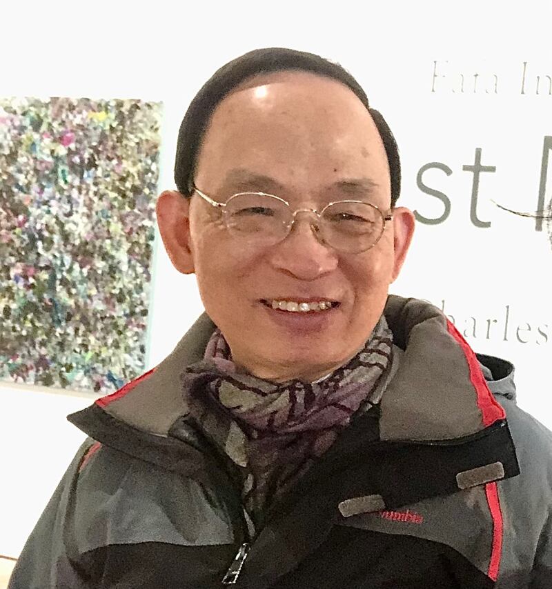 何良懋認為,出於慣性和親切感,在加華人較少接收中文媒體以外的訊息。(胡彗藍提供)