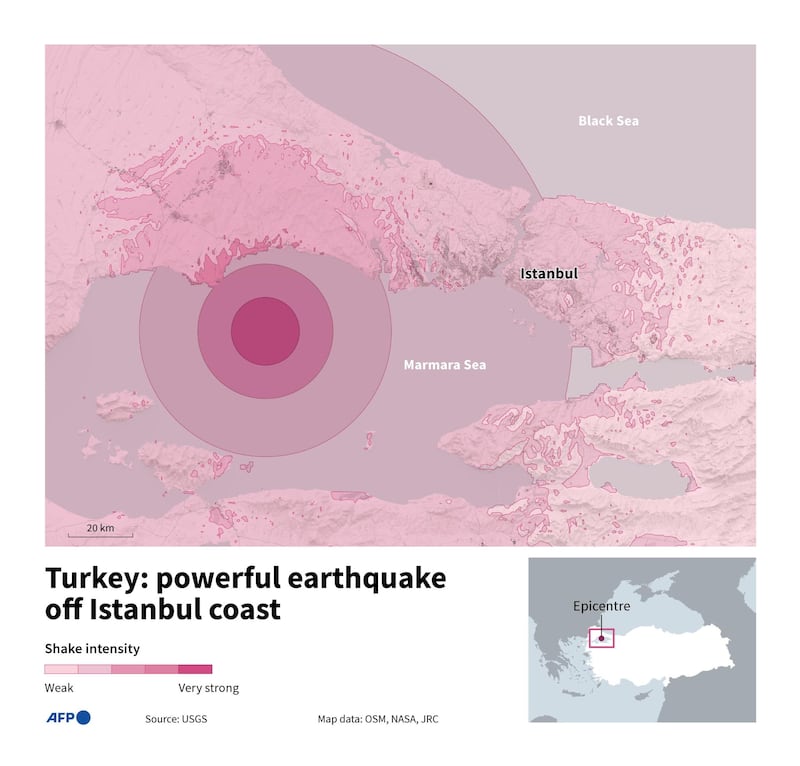 Istanbul earthquake 151 injured.rtf.jpg